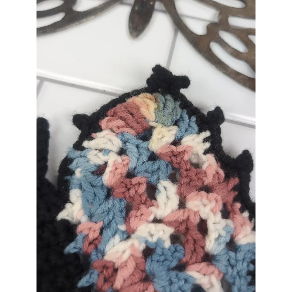 Trivet Set Vintage Butterfly Granny Square Crochet & Metal Footed Trivet 11